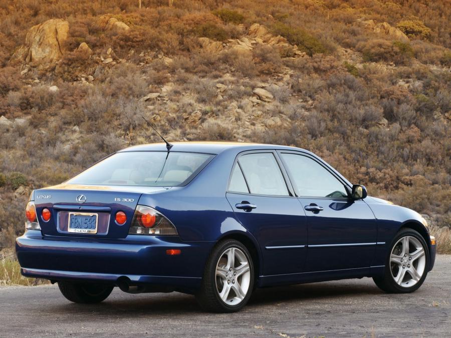  Lexus IS300 2001 года  (фото 7 из 23)